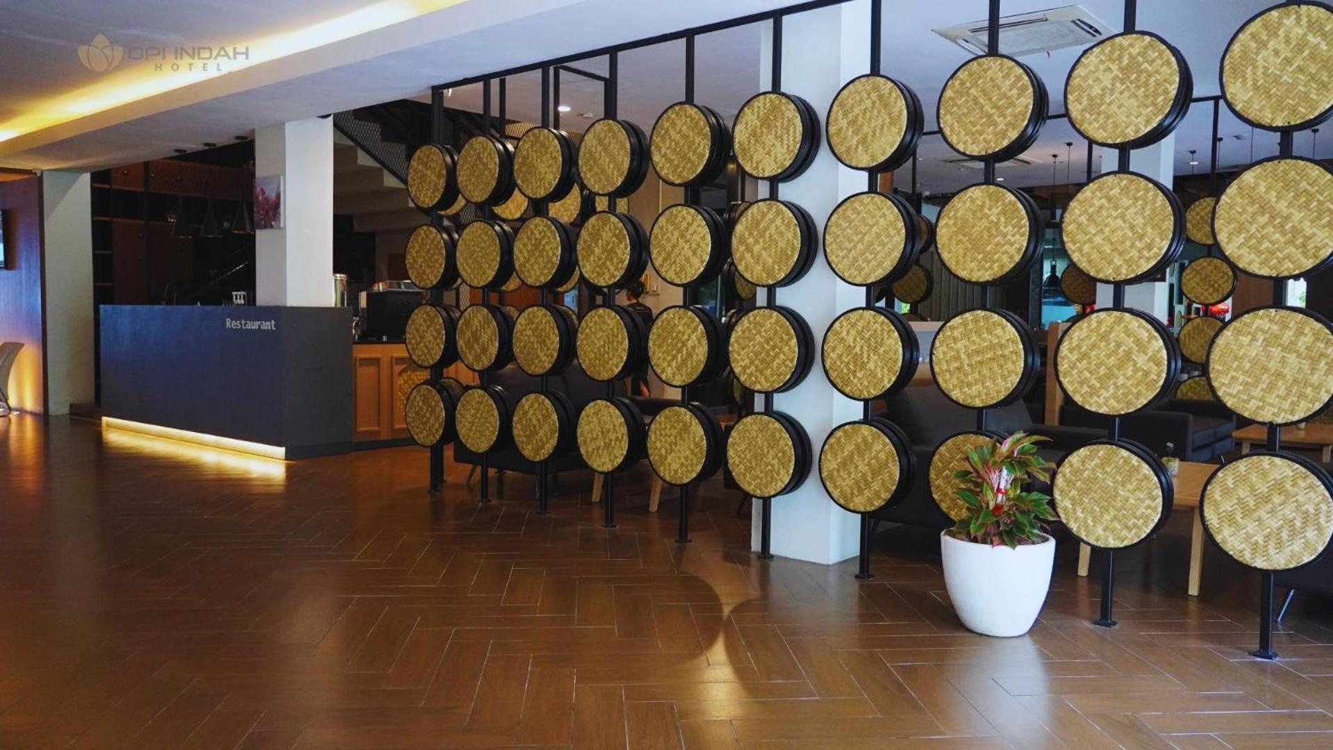 Opi Indah Hotel Palembang Eksteriør billede