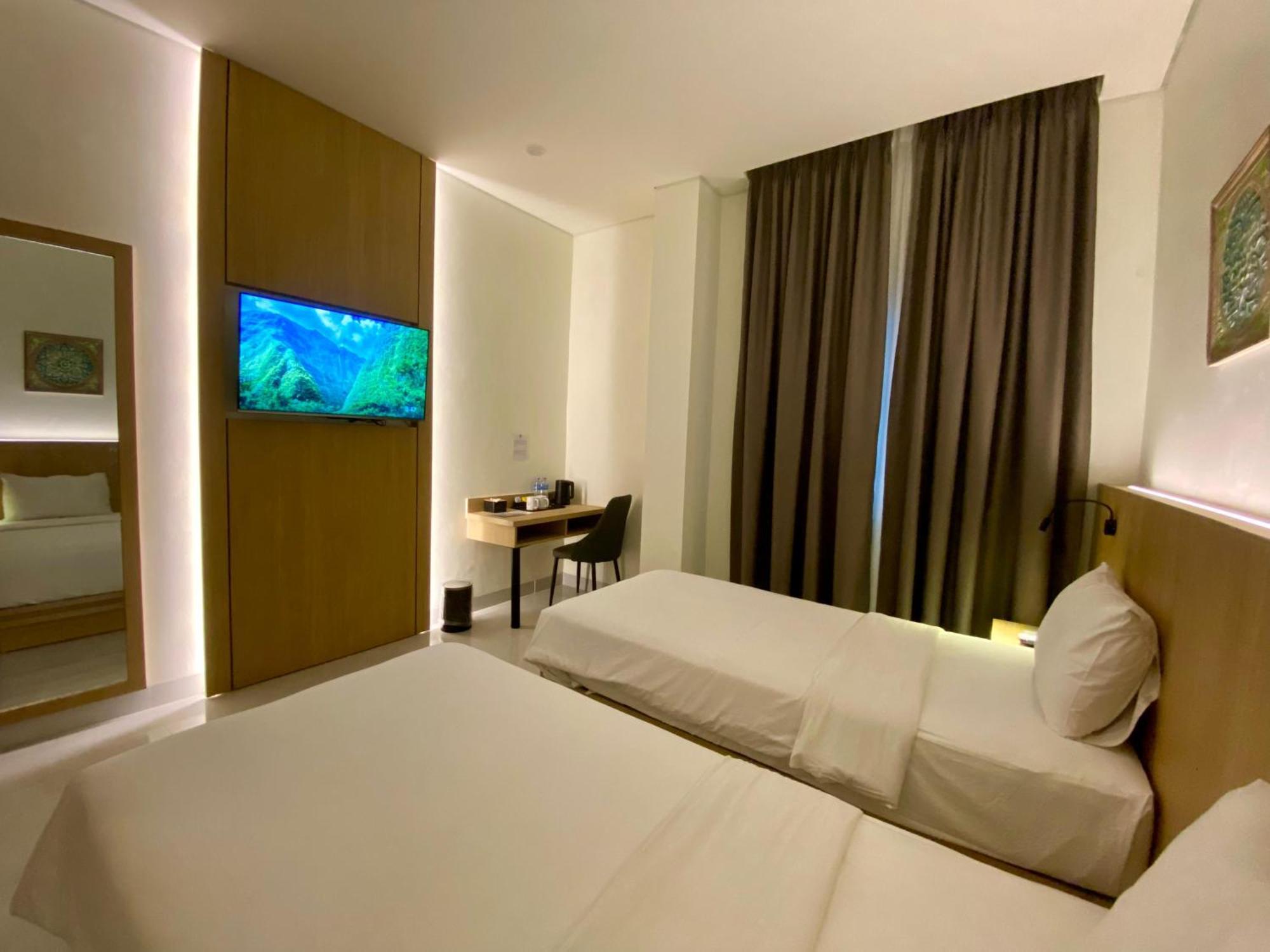 Opi Indah Hotel Palembang Eksteriør billede
