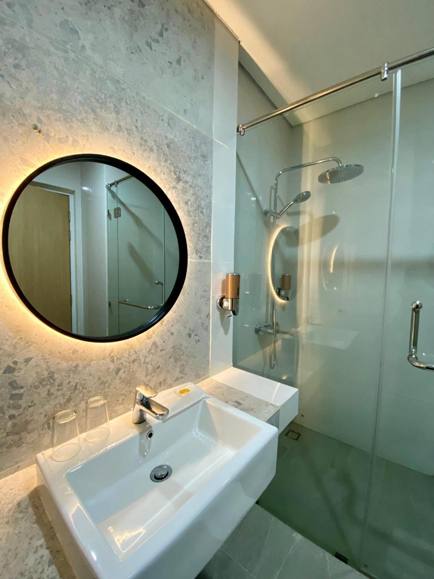 Opi Indah Hotel Palembang Eksteriør billede