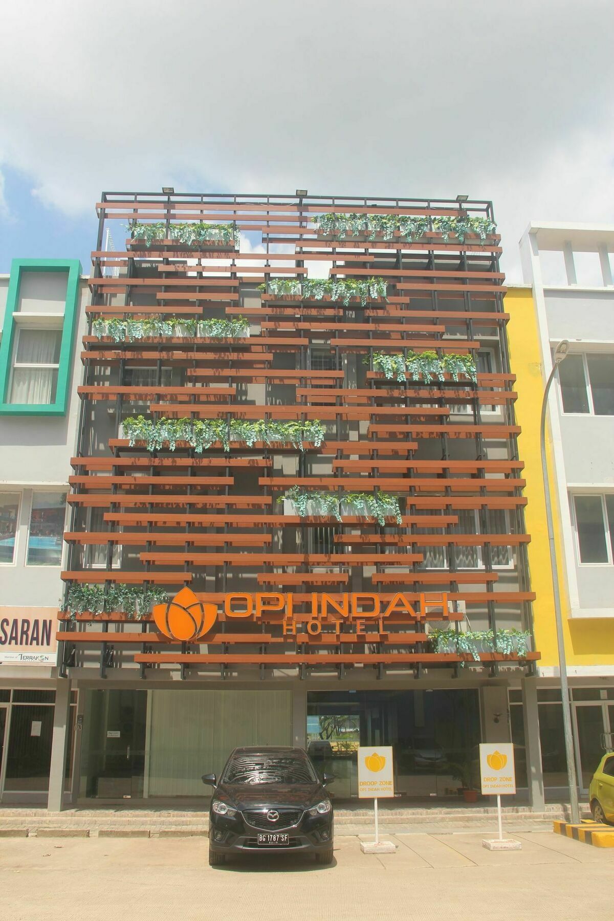 Opi Indah Hotel Palembang Eksteriør billede