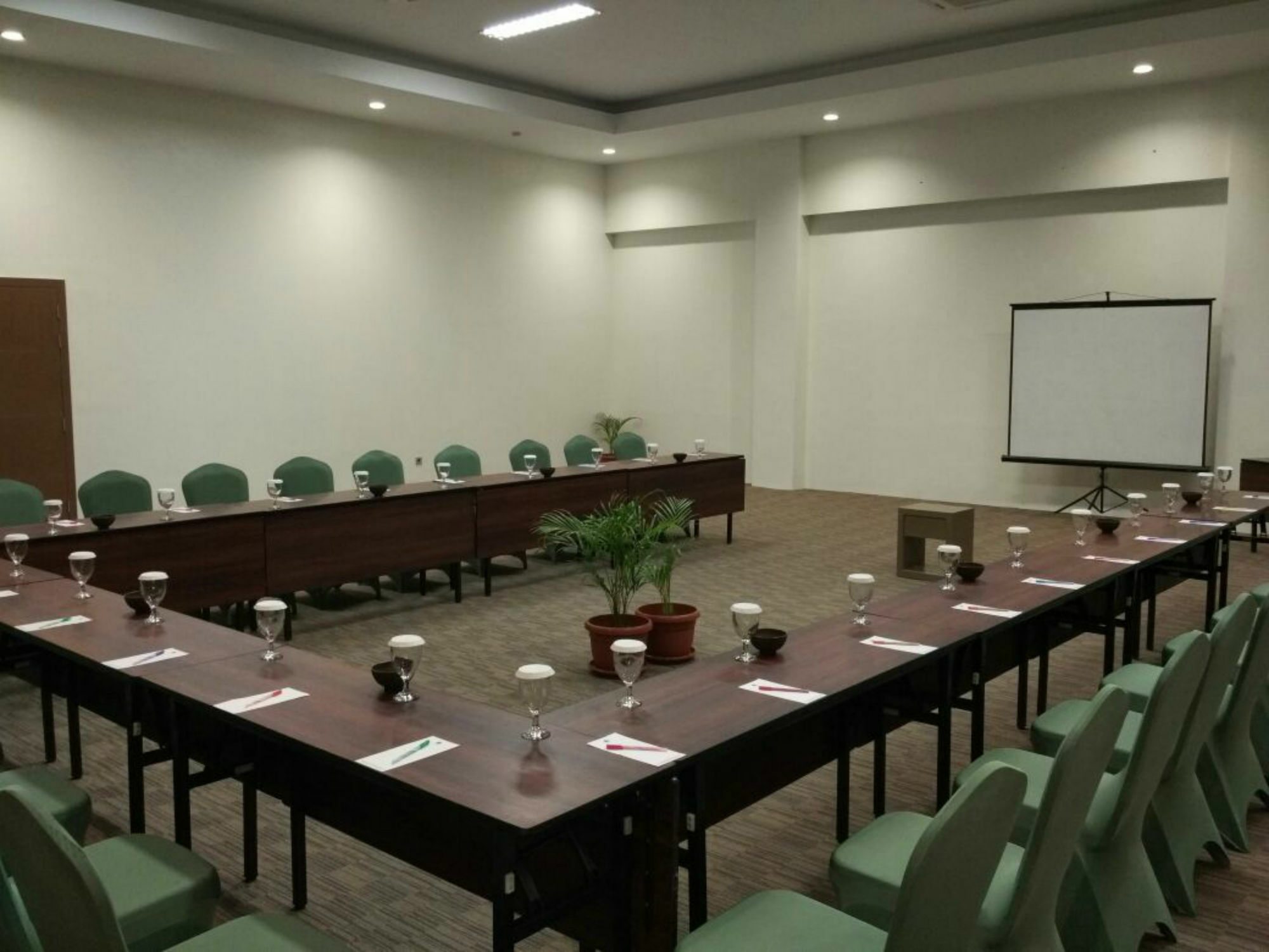 Opi Indah Hotel Palembang Eksteriør billede